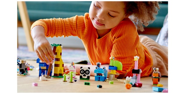 LEGO Classic Bricks and Animals