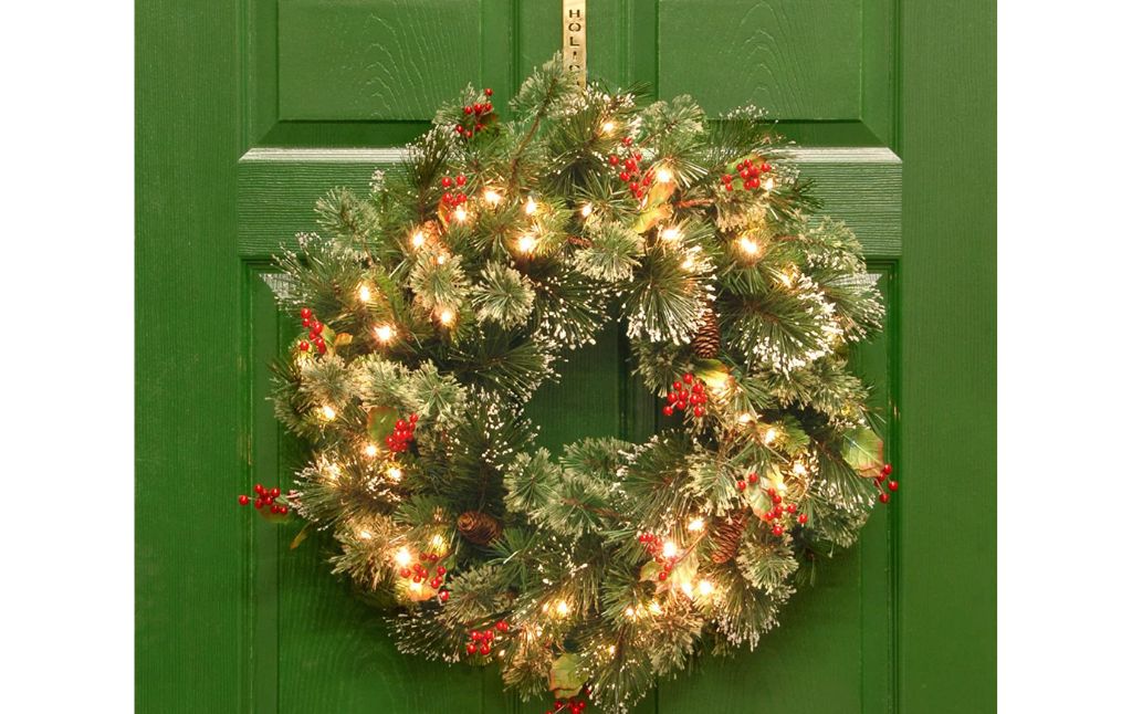 pre lit Christmas wreath