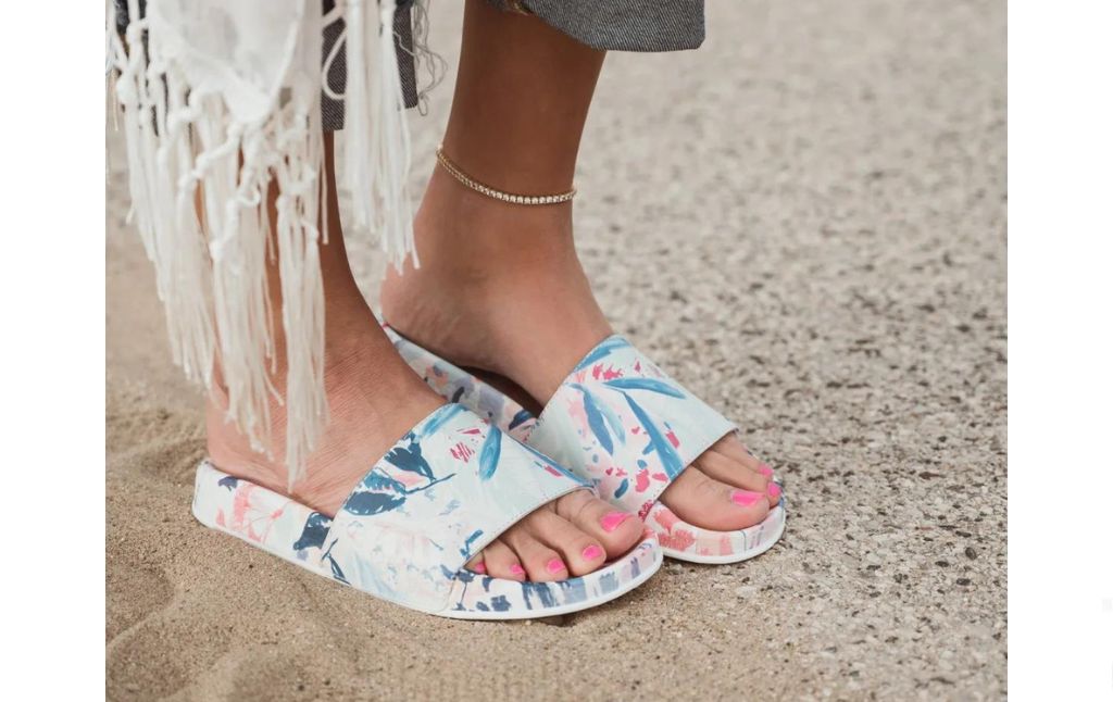 muk luks pool slides