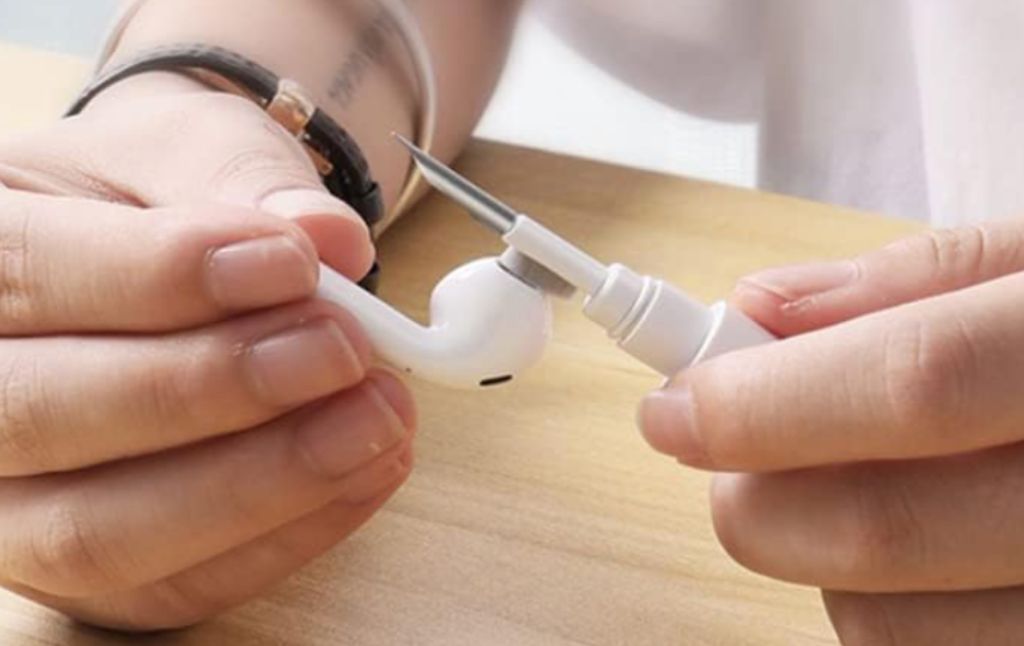 airpods cleaner
