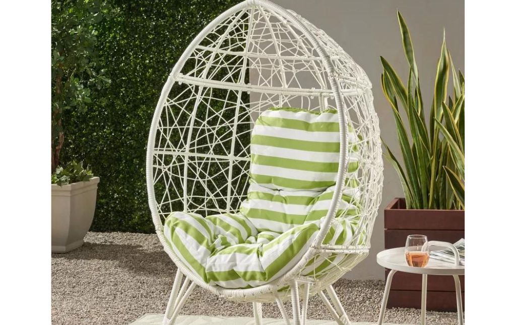 egg chair