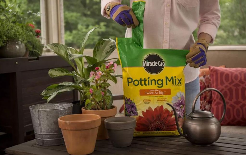 miracle gro potting mix