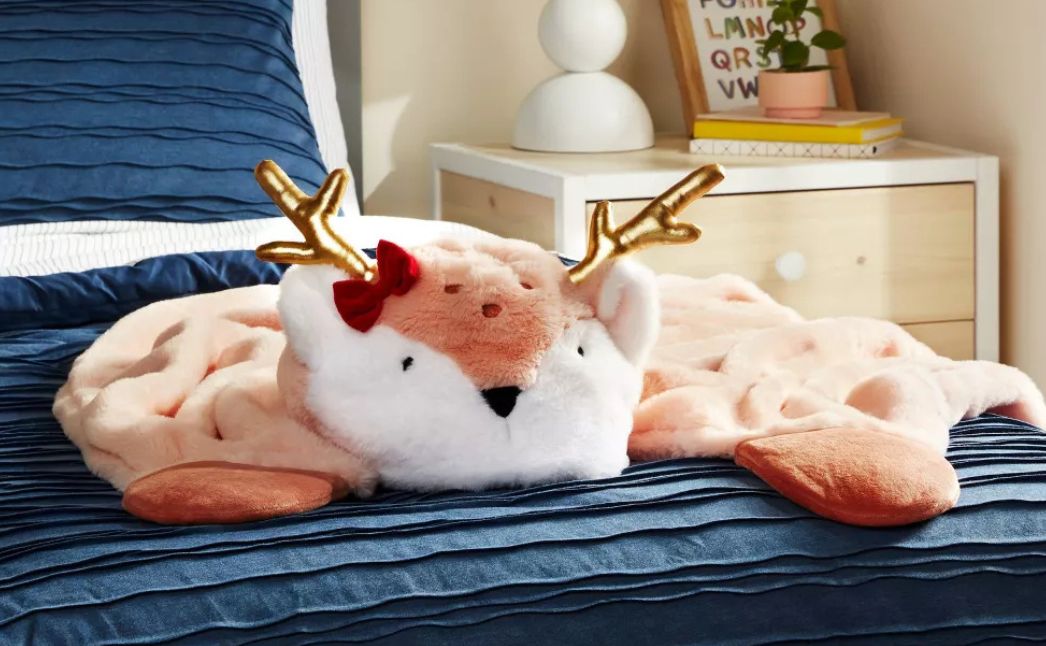 pillowfort holiday blanket