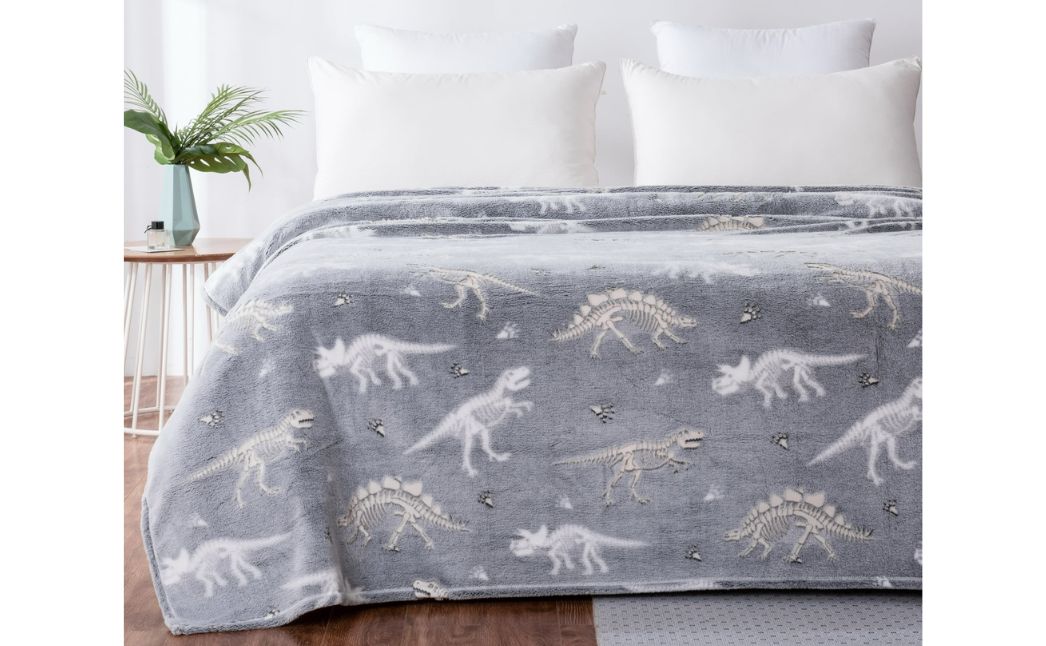 glow in the dark throw