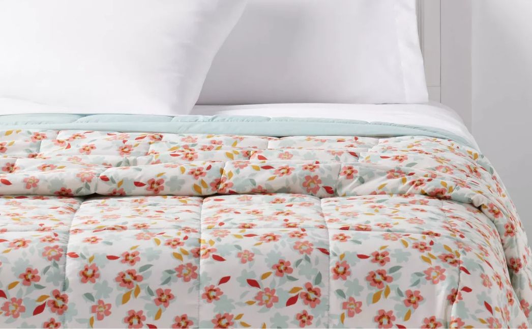 room essentials comforter