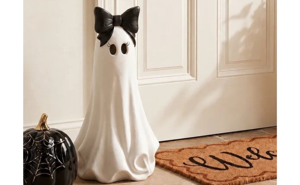 halloween ghost with bow