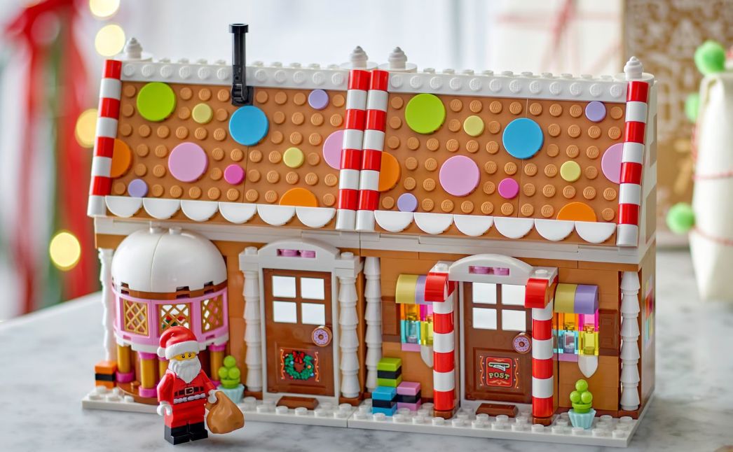 lego gingerbread house